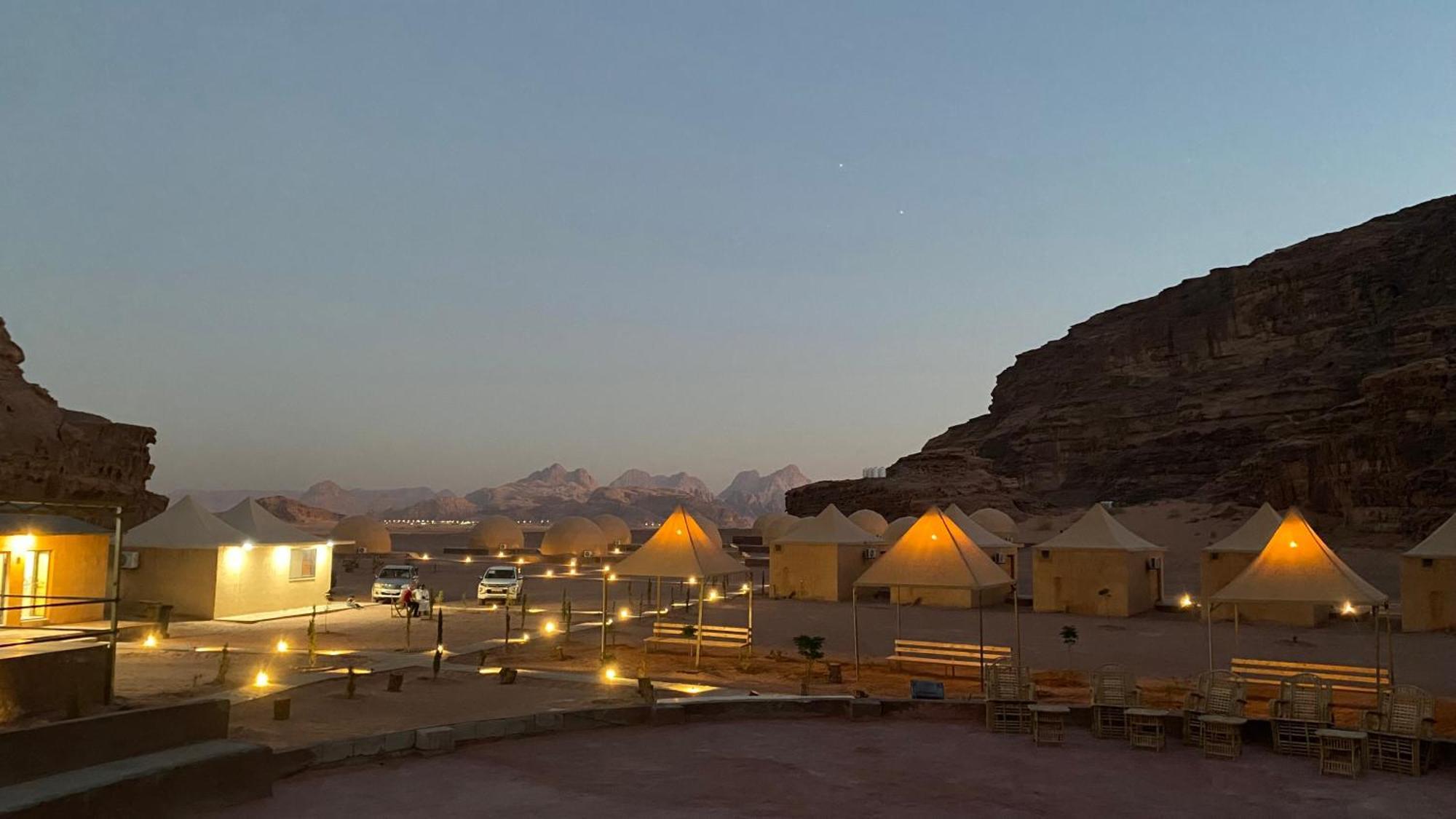 Rum Luxury Camp Wadi Rum Esterno foto