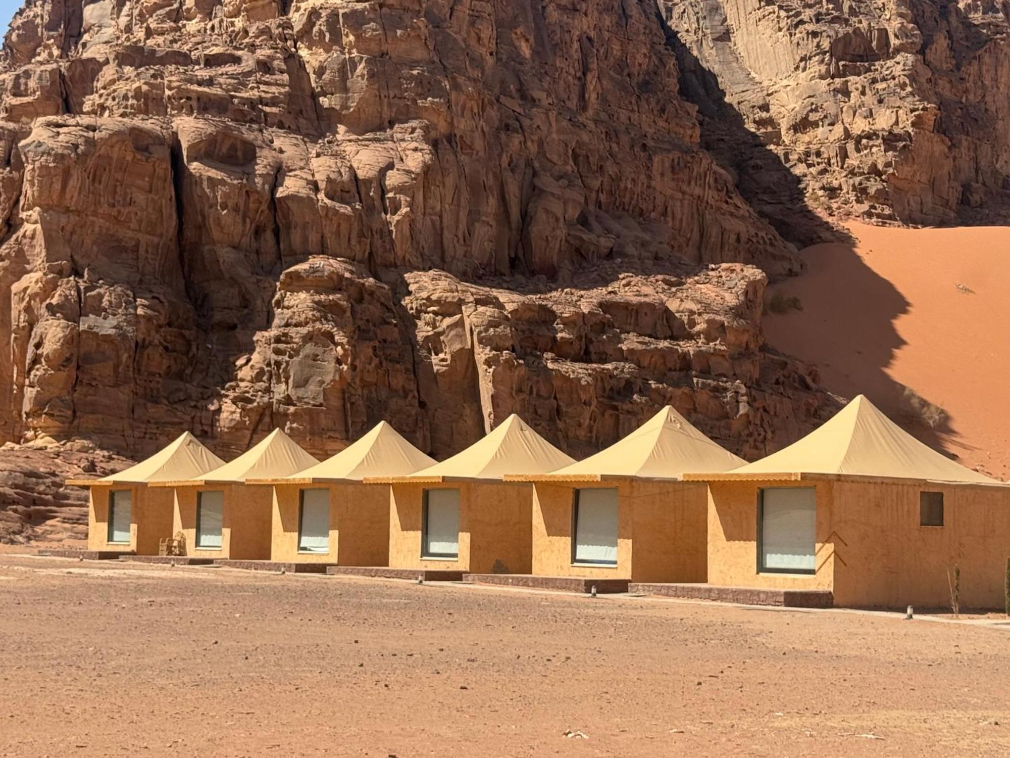 Rum Luxury Camp Wadi Rum Esterno foto