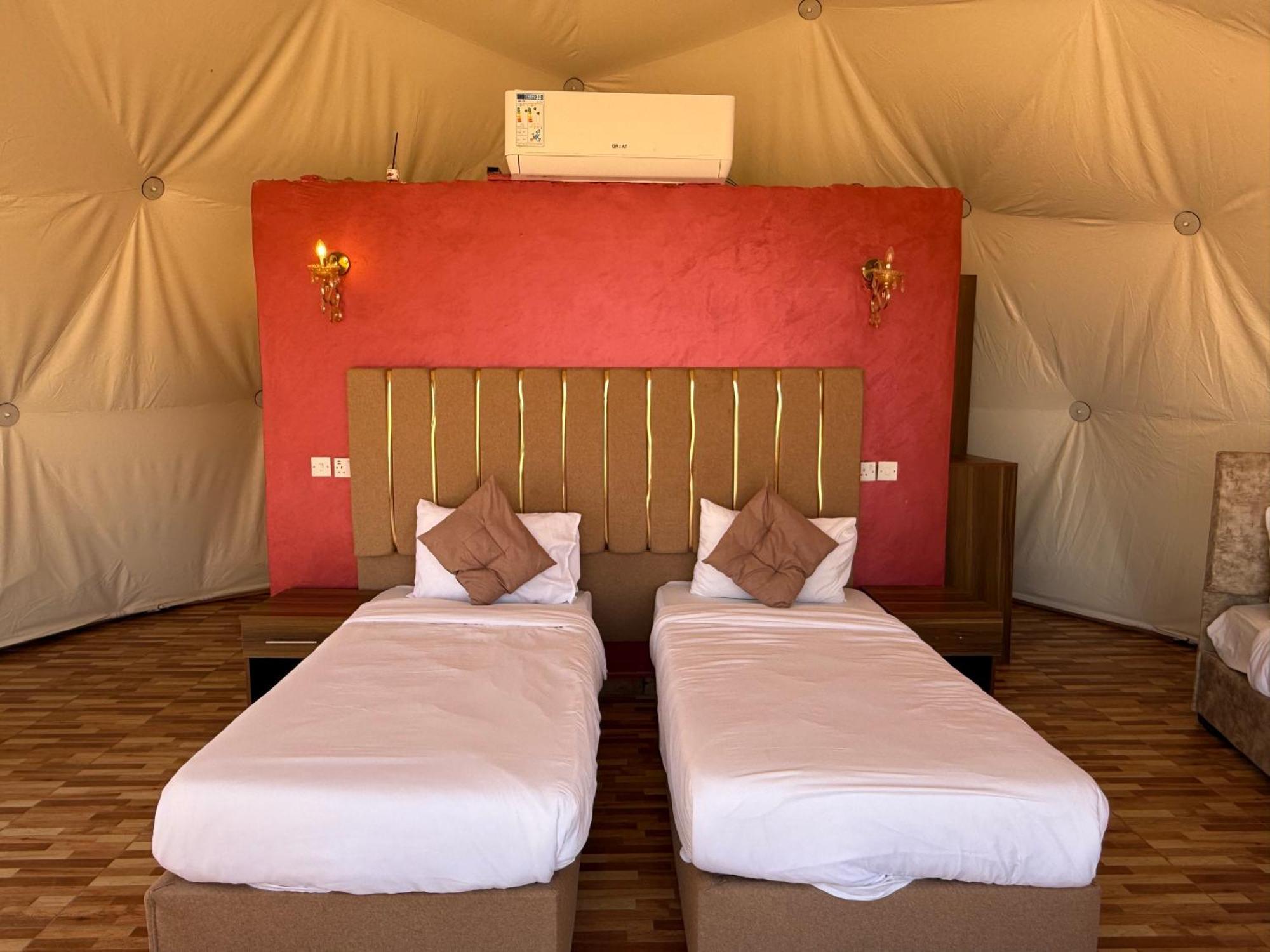 Rum Luxury Camp Wadi Rum Esterno foto